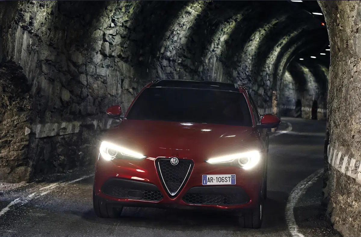 Alfa Romeo Stelvio, ecco gli allestimenti e i prezzi di listino (16)