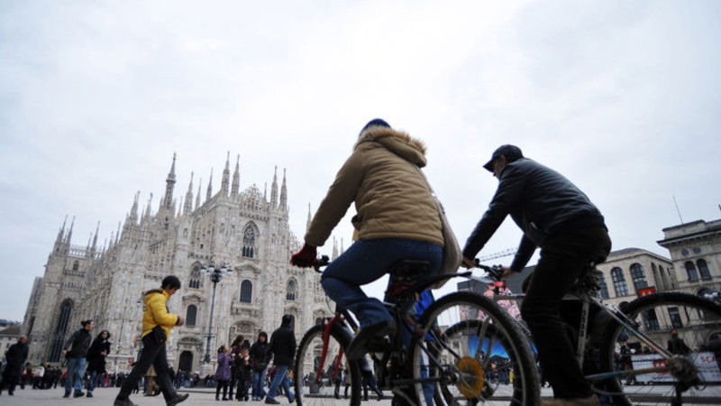 Milano, stop alle auto pi&ugrave; inquinanti dal 26 febbraio