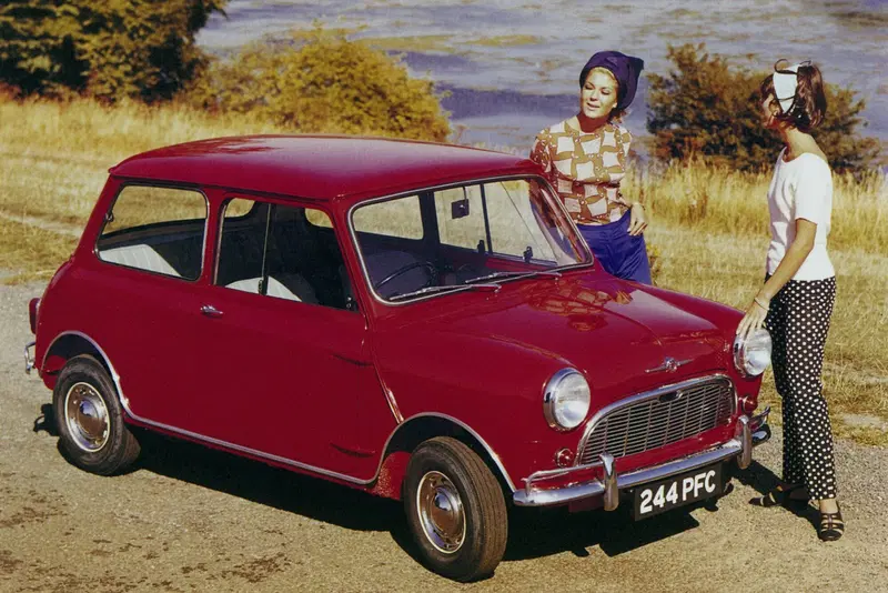 La "Mini" originale: la odierna dell'era BMW &egrave; sul mercato ormai da tre generazioni