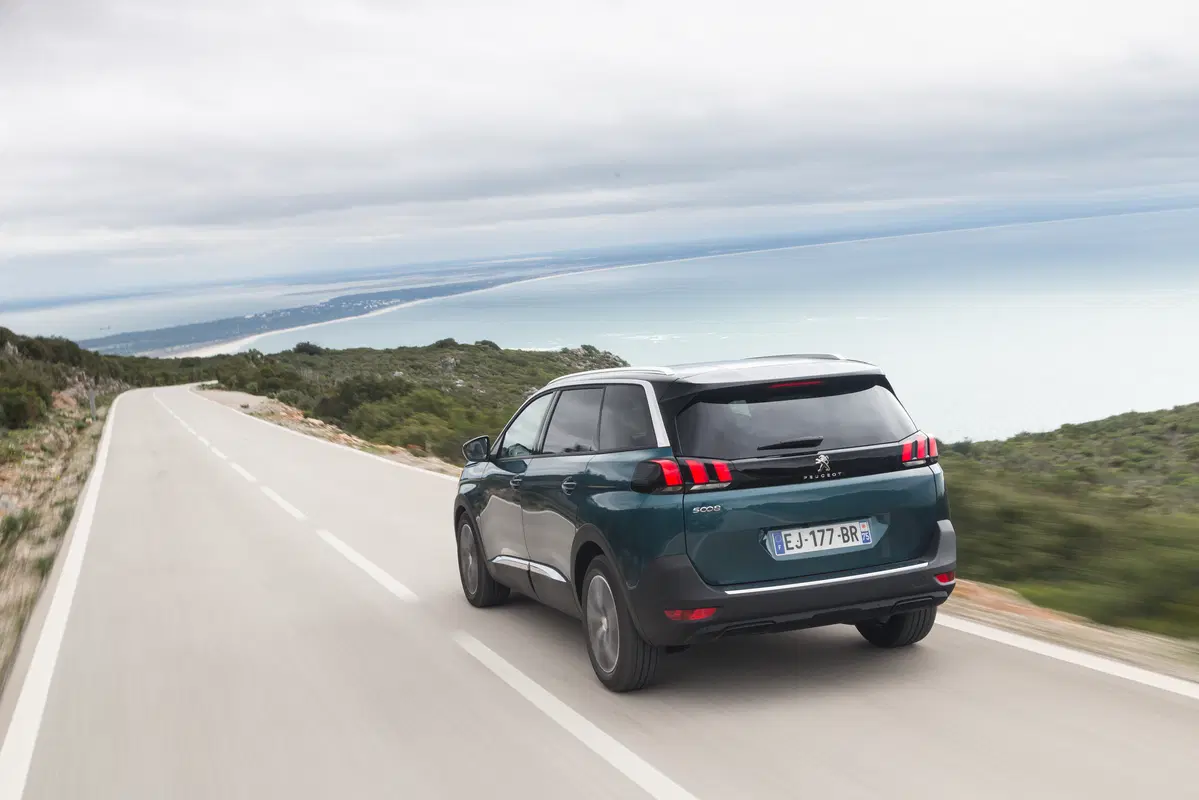 Peugeot 5008 [Video primo test] (24)