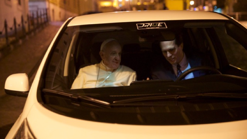 Una Nissan Leaf come omaggio al Papa