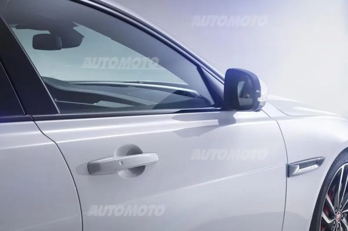 Nuova Jaguar XF: un cuore in alluminio. Tutti i dettagli (13)