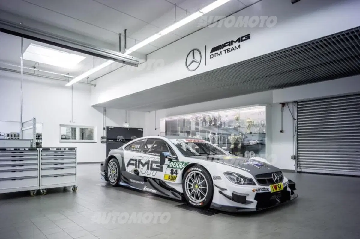 Mercedes: la C63 DTM di Gotz correrà con i colori MV Agusta