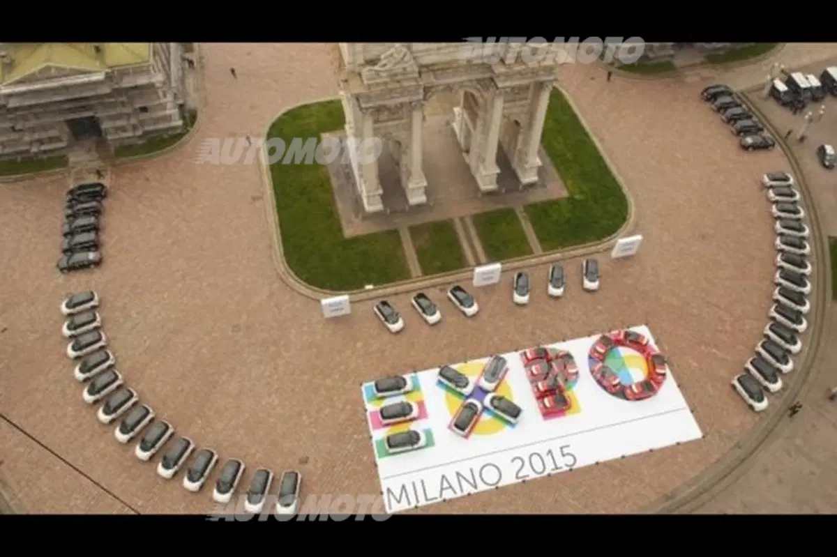 La carica delle 105 FCA a Expo 2015 (5)