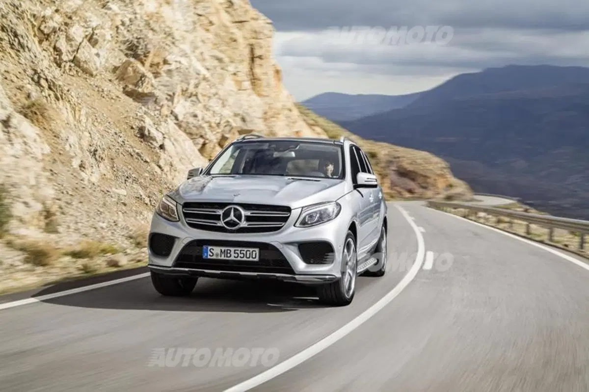 Mercedes GLE: con il restyling la ML cambia nome e diventa anche plug-in (5)