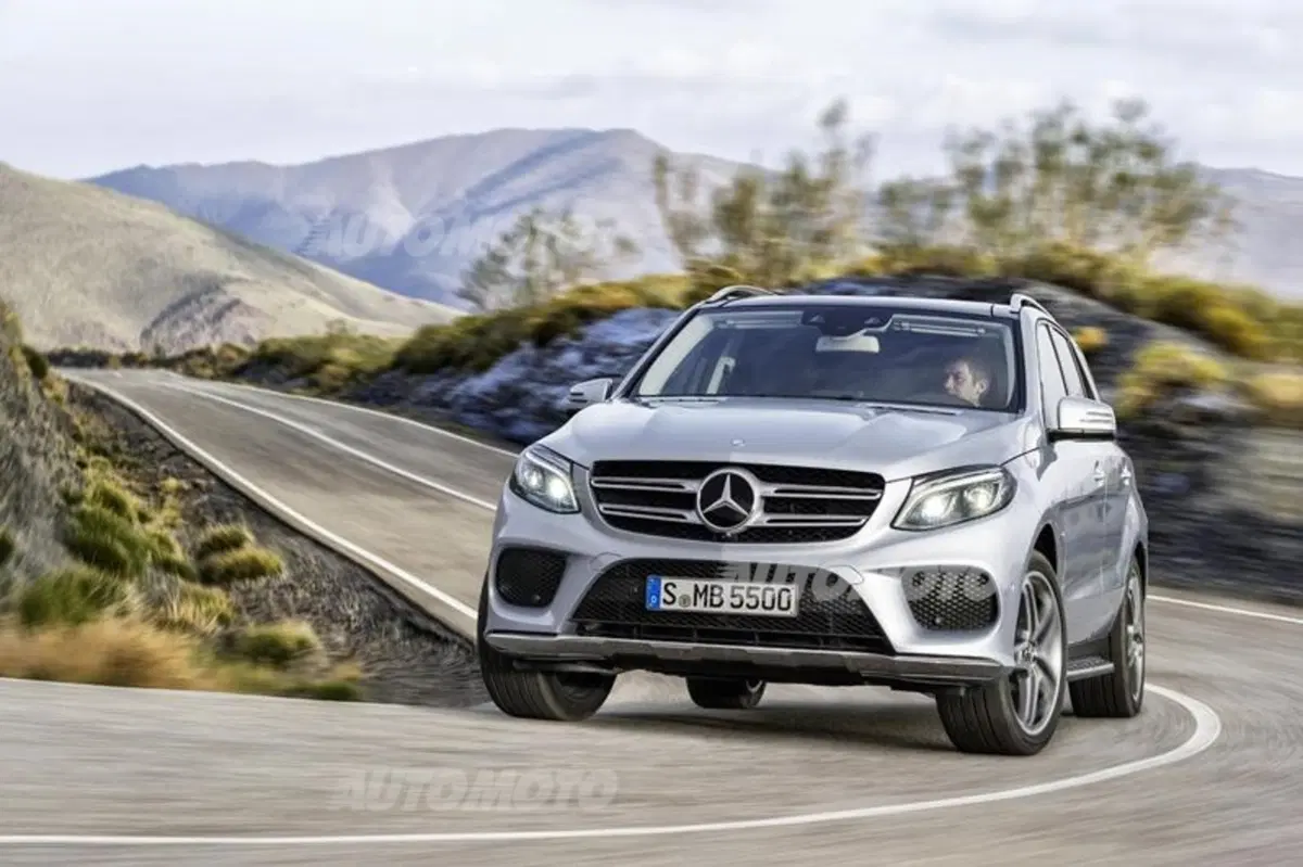 Mercedes GLE: con il restyling la ML cambia nome e diventa anche plug-in (6)