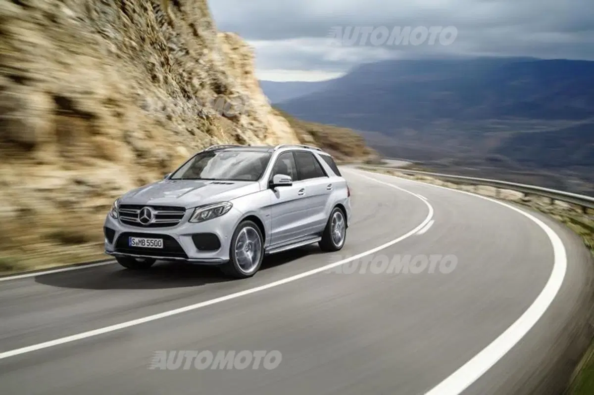 Mercedes GLE: con il restyling la ML cambia nome e diventa anche plug-in (10)