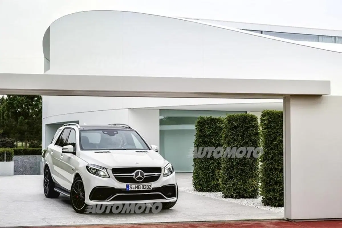 Mercedes GLE: con il restyling la ML cambia nome e diventa anche plug-in (13)
