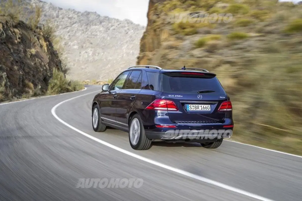 Mercedes GLE: con il restyling la ML cambia nome e diventa anche plug-in (17)