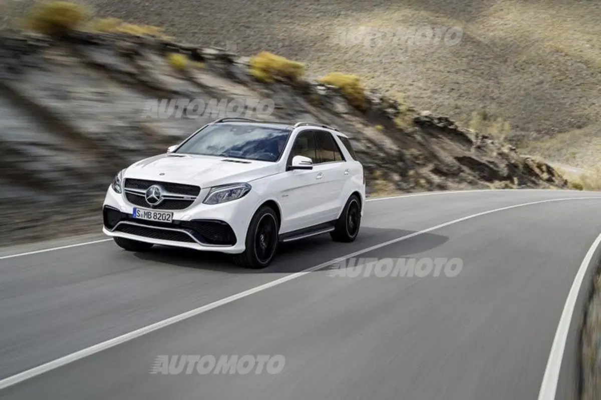 Mercedes GLE: con il restyling la ML cambia nome e diventa anche plug-in (18)