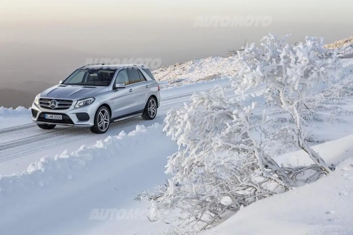 Mercedes GLE: con il restyling la ML cambia nome e diventa anche plug-in (20)