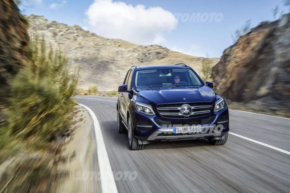 Mercedes GLE: con il restyling la ML cambia nome e diventa anche plug-in (21)