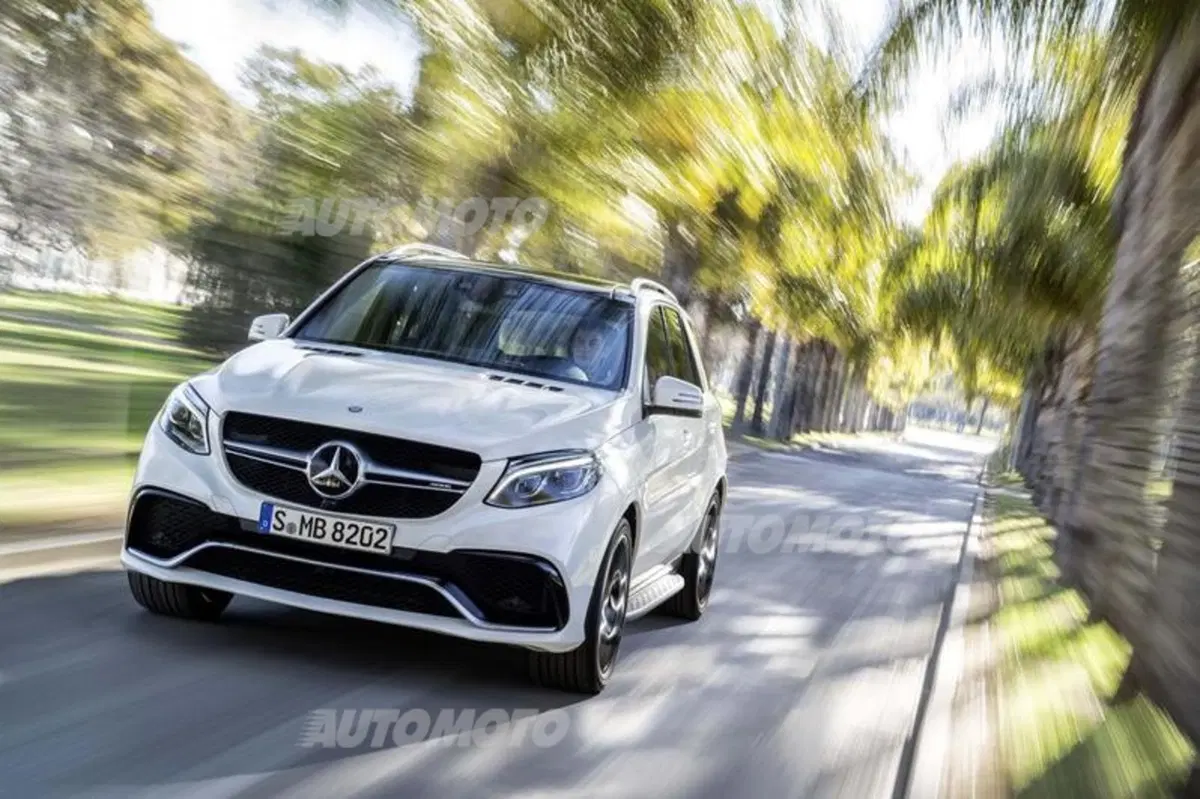 Mercedes GLE: con il restyling la ML cambia nome e diventa anche plug-in (22)