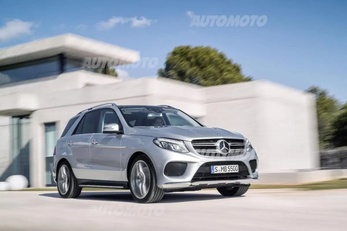Mercedes GLE: con il restyling la ML cambia nome e diventa anche plug-in (24)