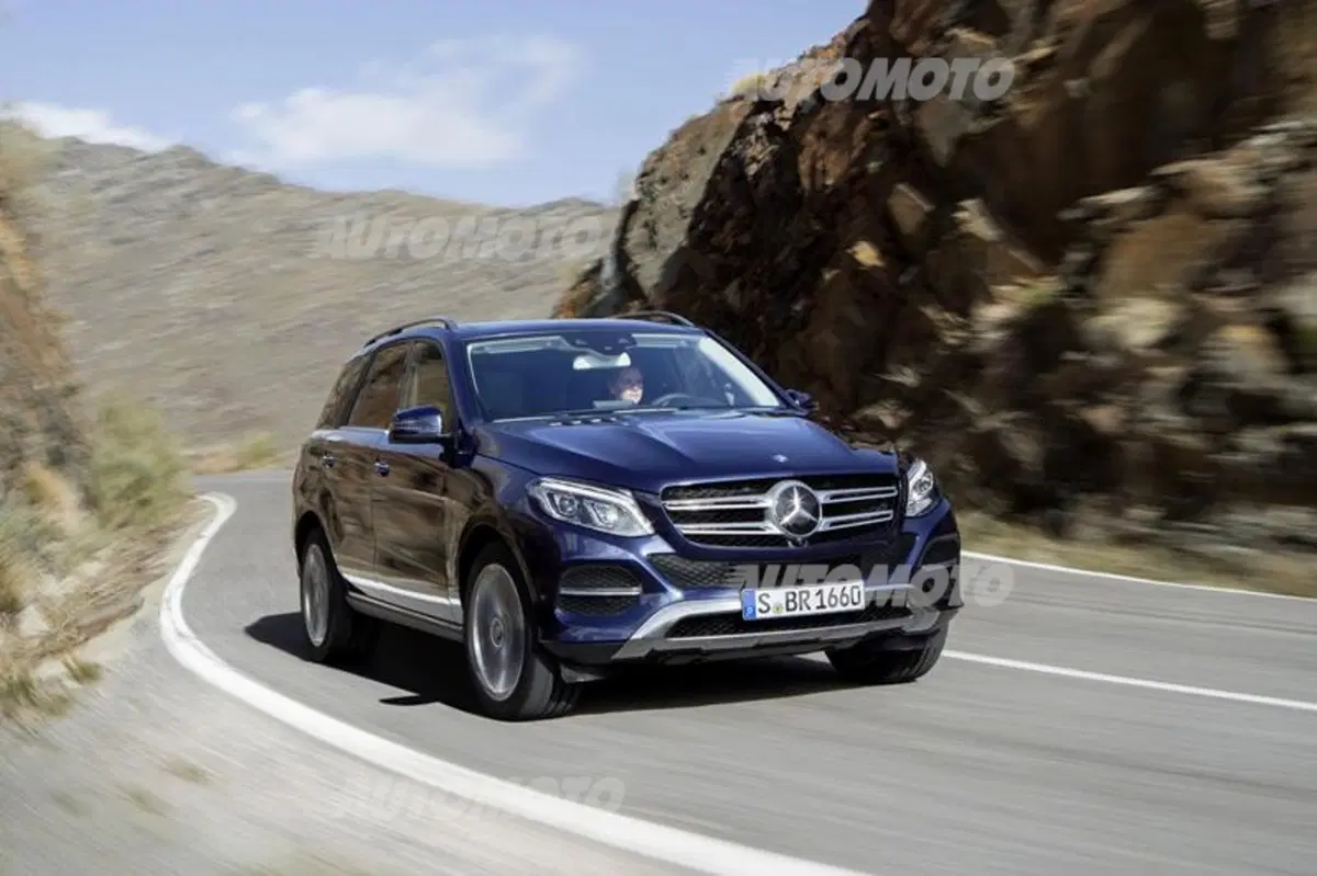 Mercedes GLE: con il restyling la ML cambia nome e diventa anche plug-in (25)