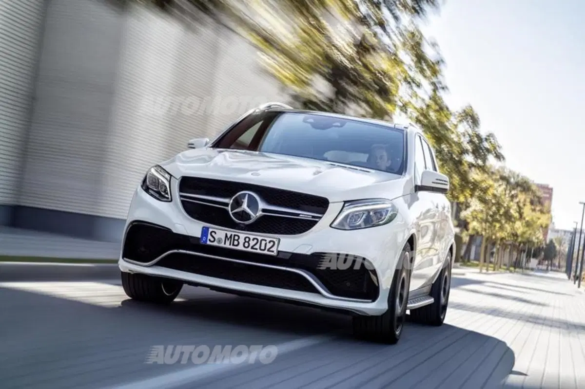 Mercedes GLE: con il restyling la ML cambia nome e diventa anche plug-in (27)