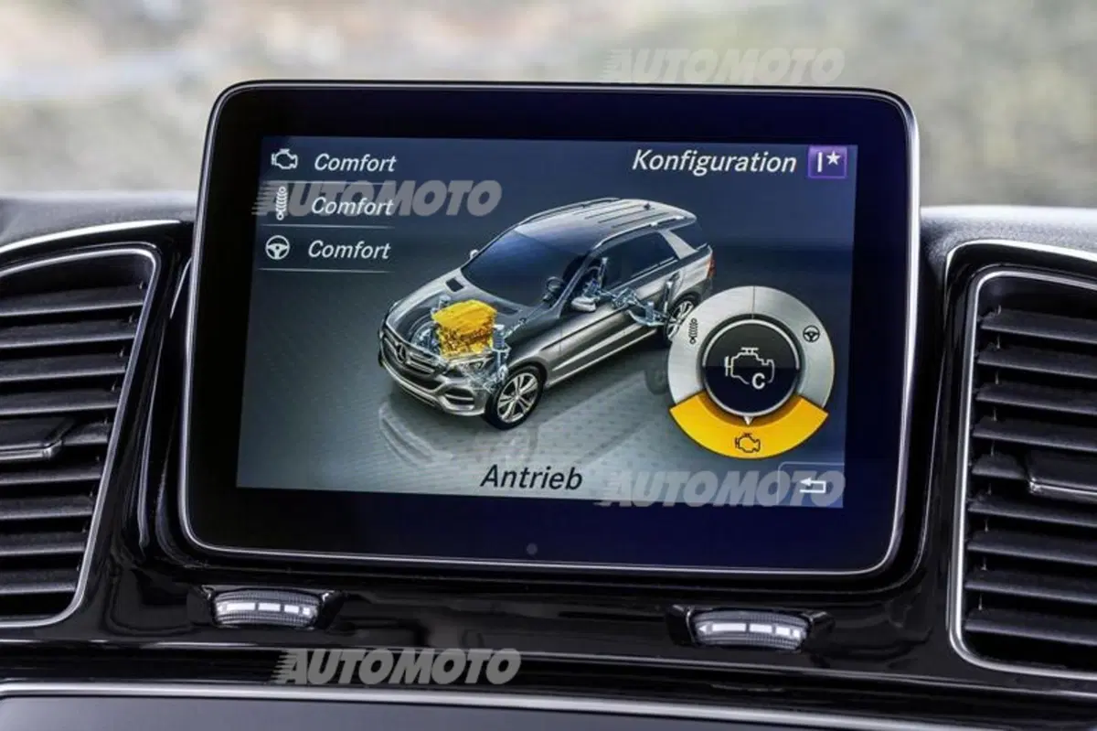 Mercedes GLE: con il restyling la ML cambia nome e diventa anche plug-in (43)