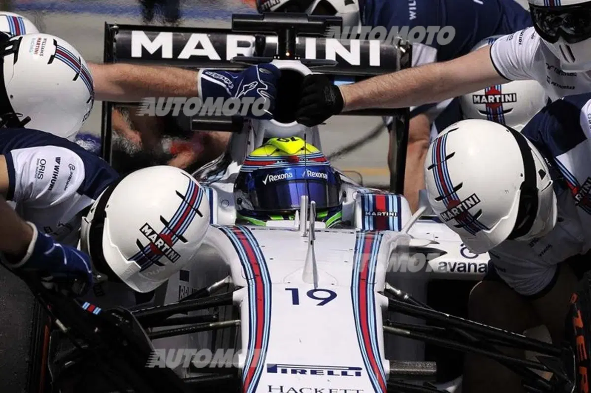 F1 Malesia 2015, Libere 2: Hamilton è il più veloce, ma dietro c'è Raikkonen (27)