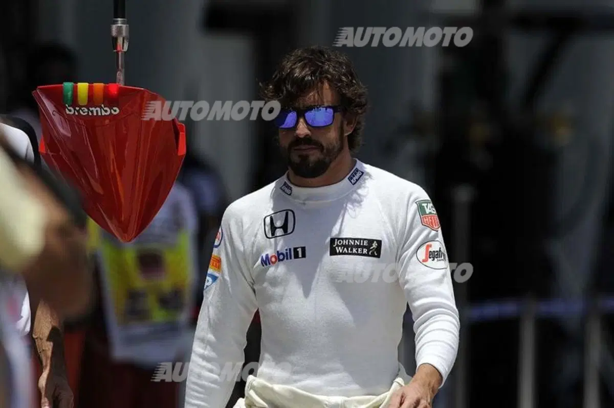 F1 Malesia 2015, Libere 2: Hamilton è il più veloce, ma dietro c'è Raikkonen (28)
