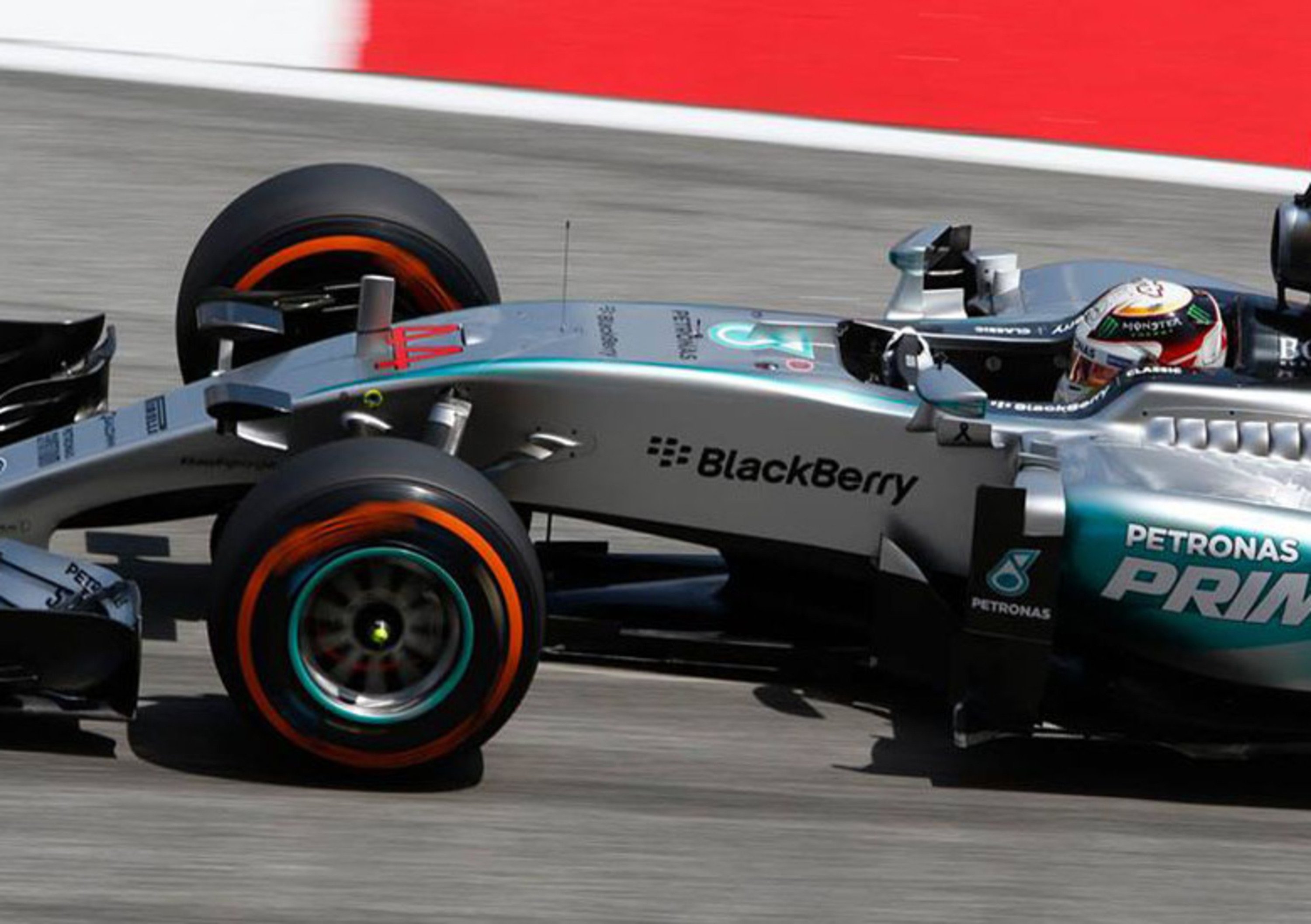 F1 2015, GP Ungheria, FP2: Lewis Hamilton detta legge