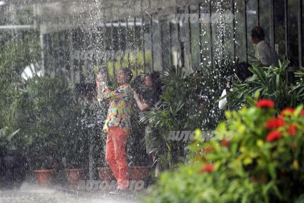 Formula 1 Malesia 2015: Hamilton agguanta la pole, ma Vettel è secondo! (7)
