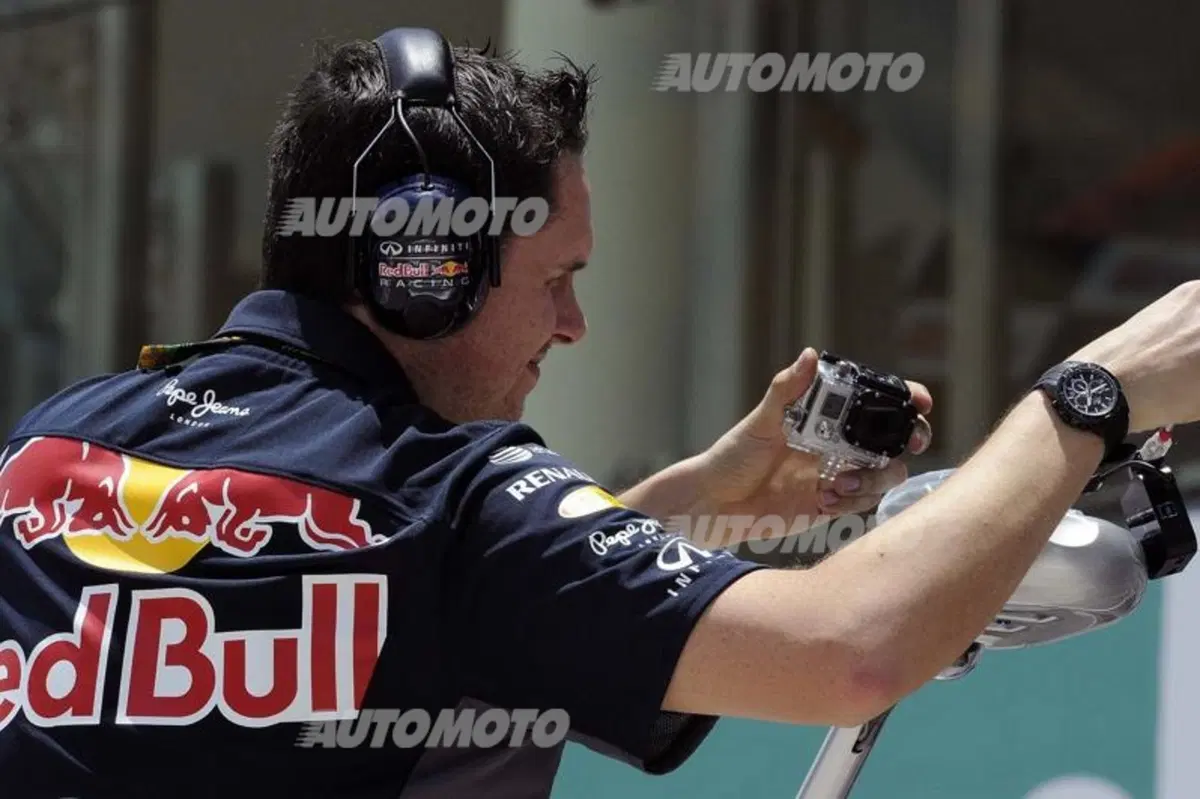 Formula 1 Malesia 2015: Hamilton agguanta la pole, ma Vettel è secondo! (12)
