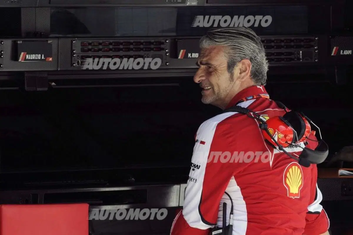 Formula 1 Malesia 2015: Hamilton agguanta la pole, ma Vettel è secondo! (20)