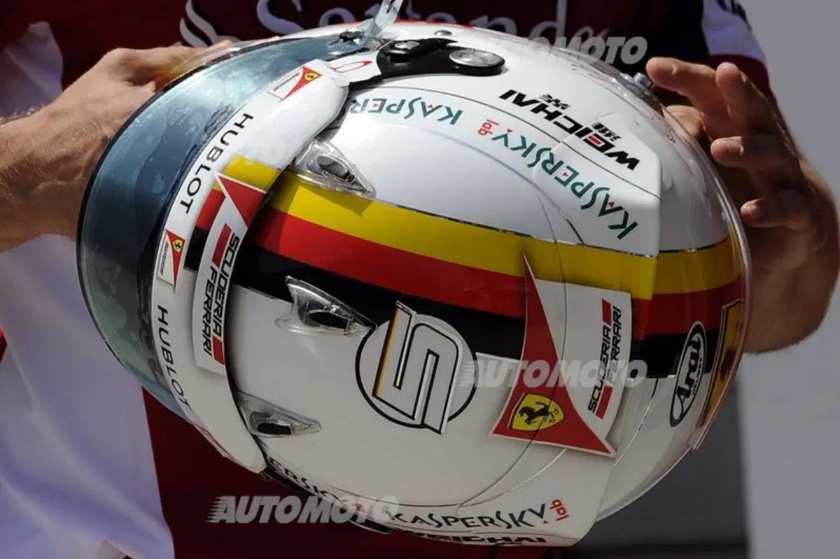 Formula 1 Malesia 2015: Hamilton agguanta la pole, ma Vettel è secondo! (21)