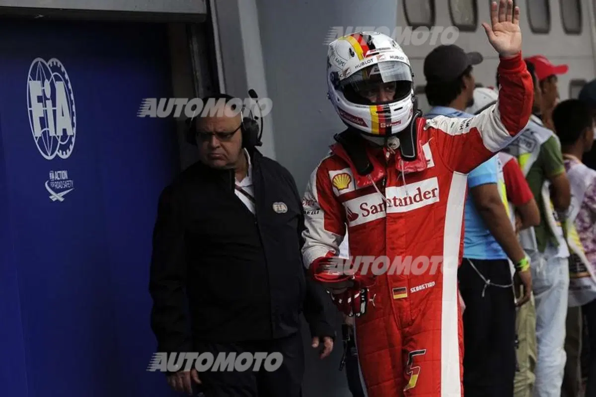 Formula 1 Malesia 2015: Hamilton agguanta la pole, ma Vettel è secondo! (22)