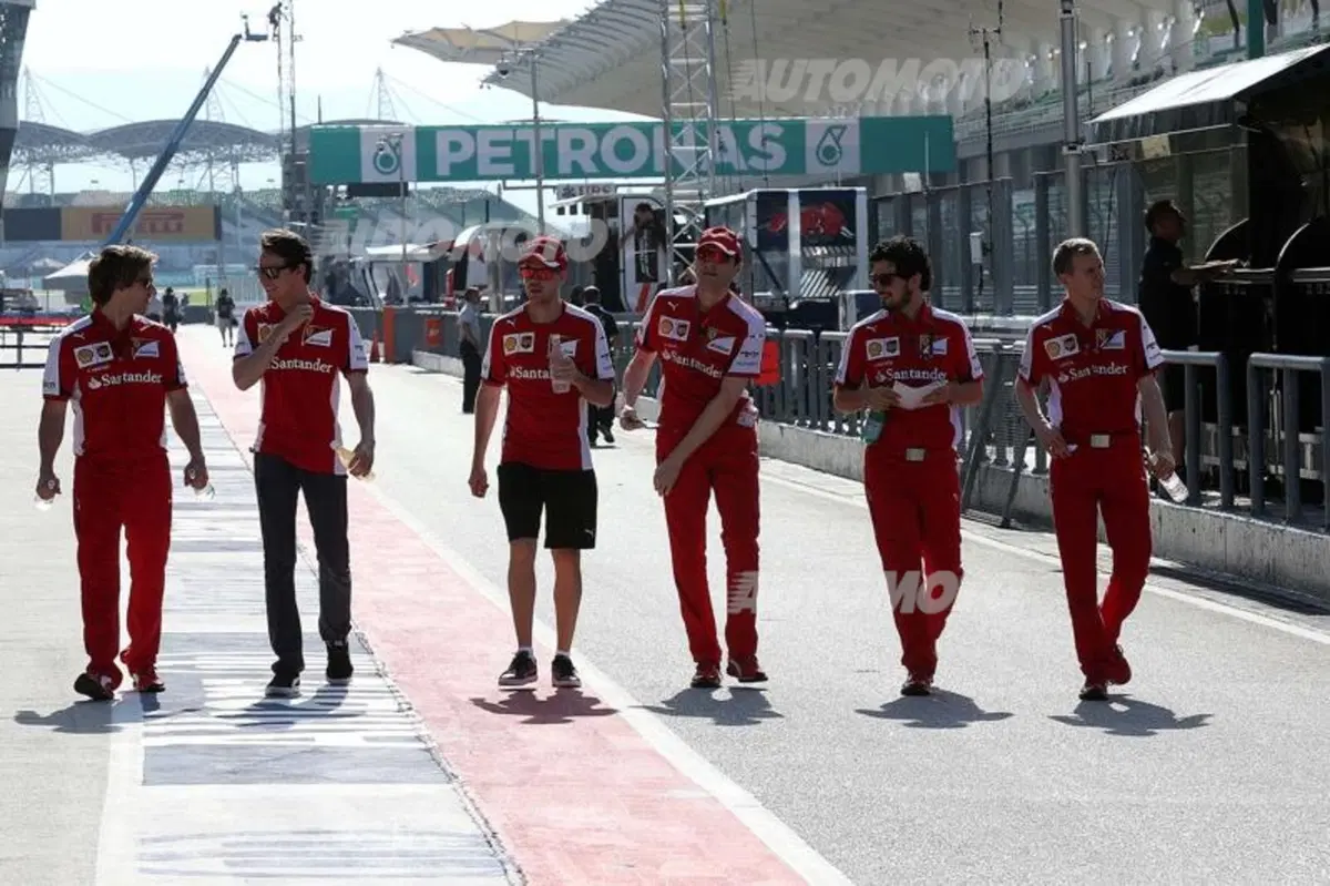 Arrivabene: «Siamo felici per la vittoria di Vettel. Ma ora piedi a terra» (15)