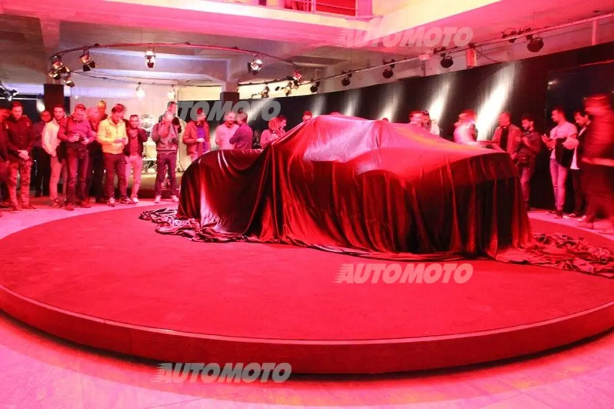 Nuova Mazda MX-5? Per scoprirla in Italia ci vuole... naso!