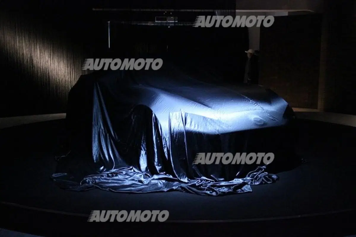 Nuova Mazda MX-5? Per scoprirla in Italia ci vuole... naso! (2)