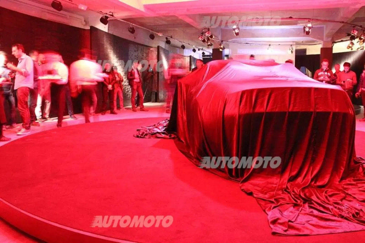 Nuova Mazda MX-5? Per scoprirla in Italia ci vuole... naso! (3)