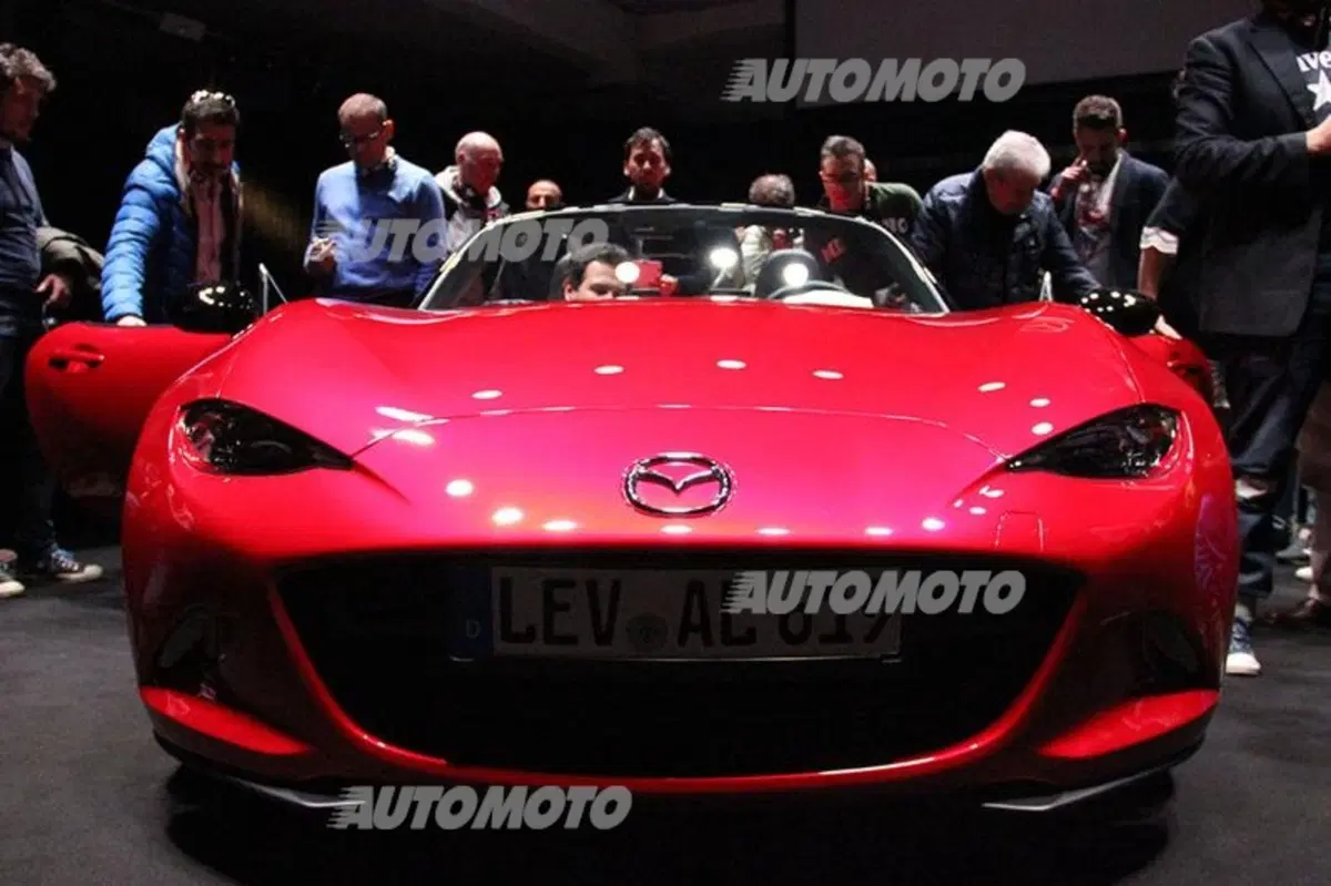 Nuova Mazda MX-5? Per scoprirla in Italia ci vuole... naso! (12)