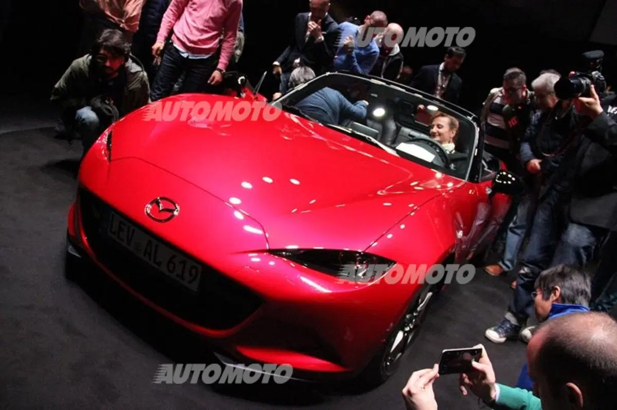 Nuova Mazda MX-5? Per scoprirla in Italia ci vuole... naso! (13)