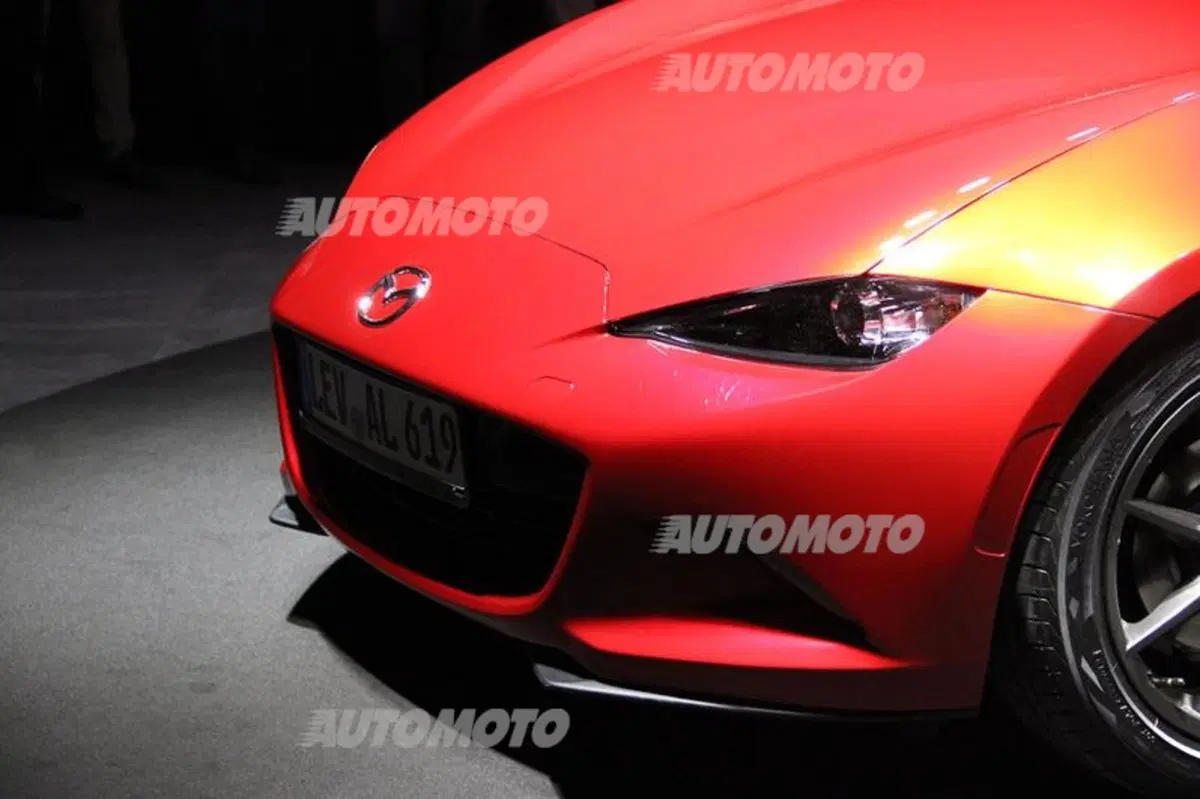 Nuova Mazda MX-5? Per scoprirla in Italia ci vuole... naso! (17)