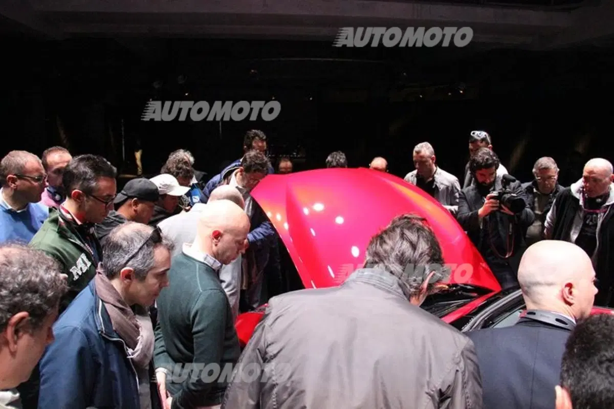 Nuova Mazda MX-5? Per scoprirla in Italia ci vuole... naso! (18)
