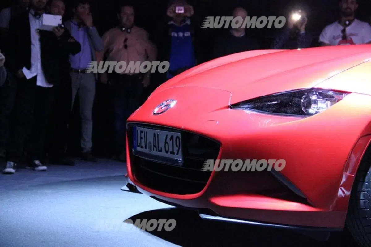Nuova Mazda MX-5? Per scoprirla in Italia ci vuole... naso! (19)