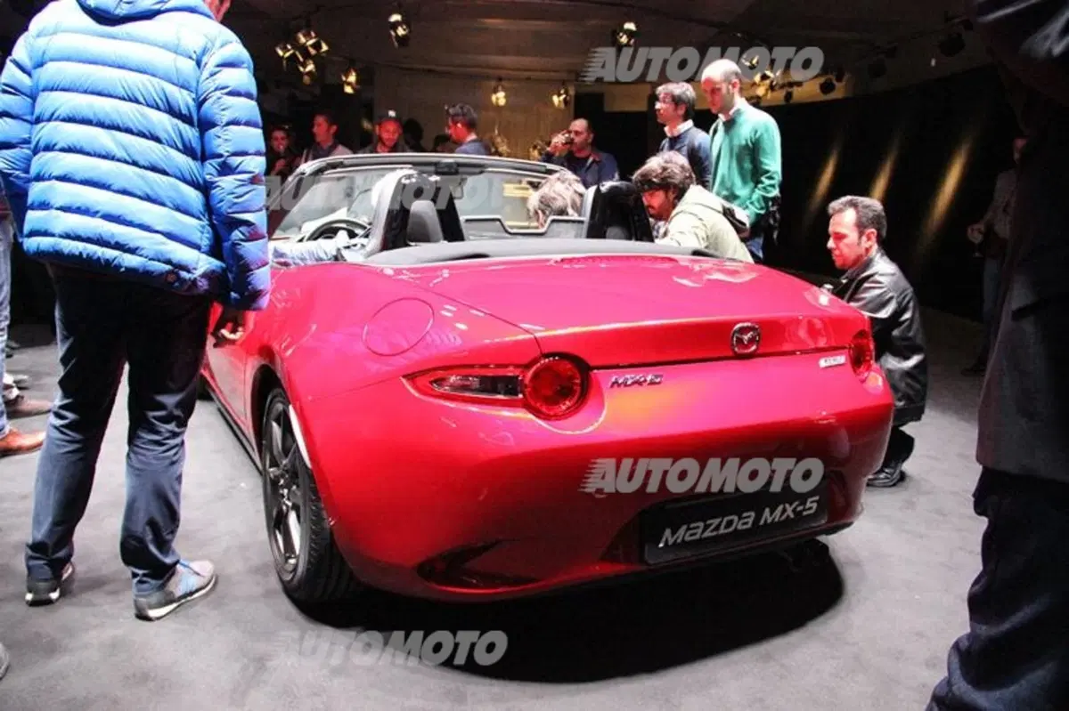 Nuova Mazda MX-5? Per scoprirla in Italia ci vuole... naso! (23)