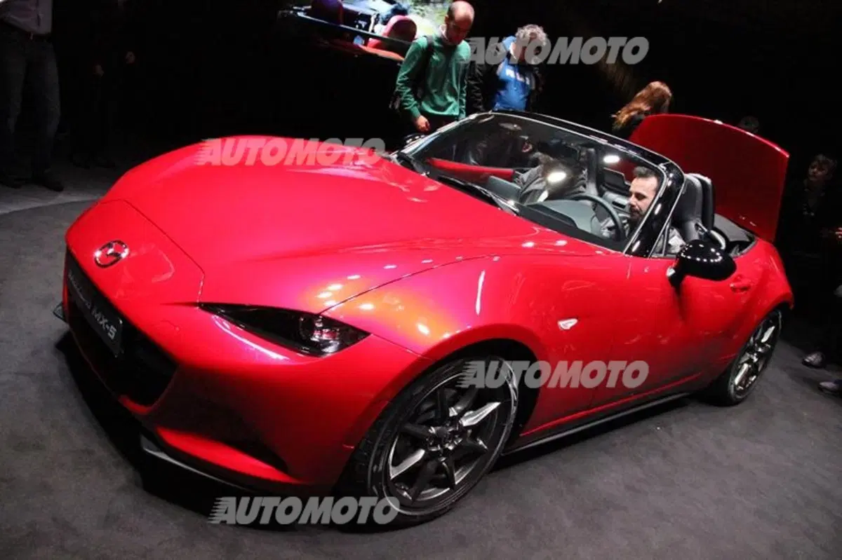 Nuova Mazda MX-5? Per scoprirla in Italia ci vuole... naso! (25)