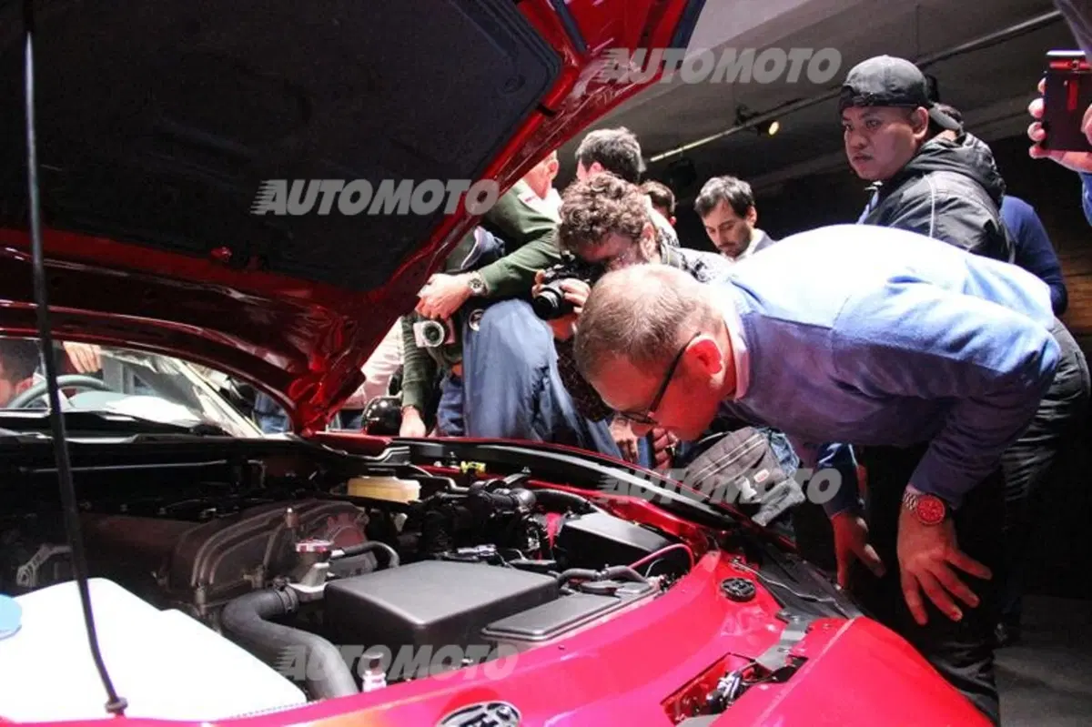 Nuova Mazda MX-5? Per scoprirla in Italia ci vuole... naso! (26)