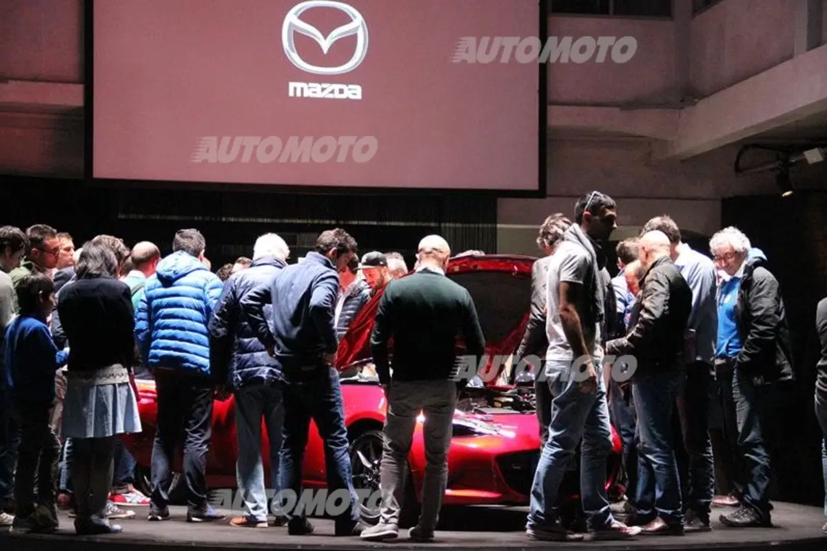 Nuova Mazda MX-5? Per scoprirla in Italia ci vuole... naso! (29)