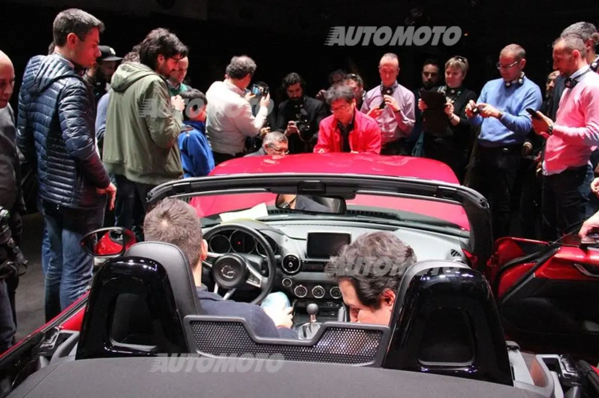 Nuova Mazda MX-5? Per scoprirla in Italia ci vuole... naso! (31)