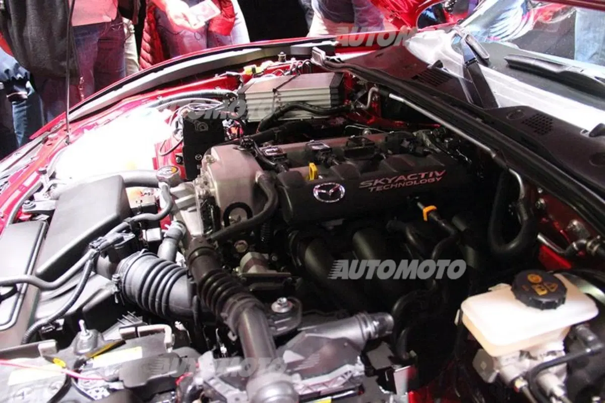 Nuova Mazda MX-5? Per scoprirla in Italia ci vuole... naso! (32)