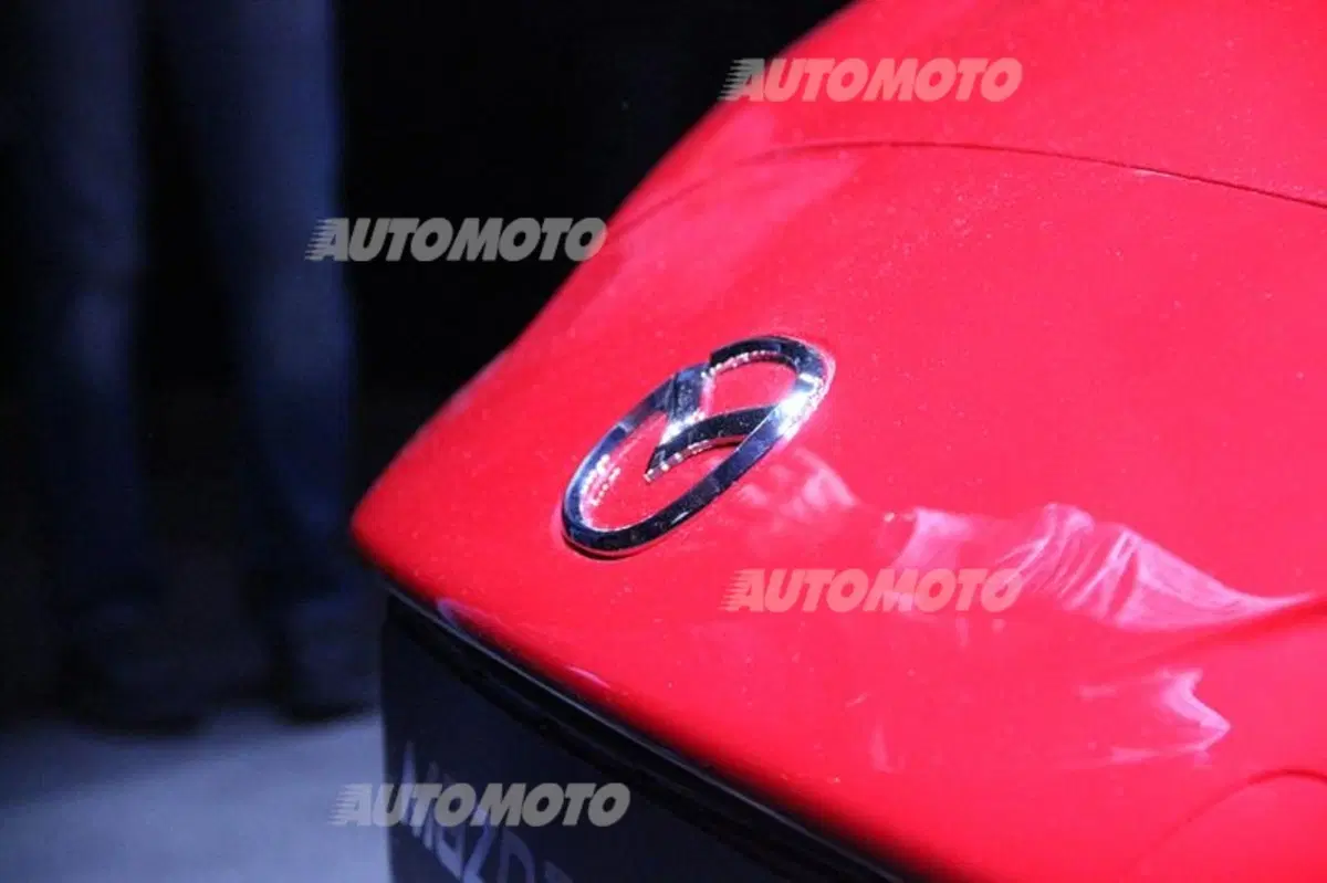 Nuova Mazda MX-5? Per scoprirla in Italia ci vuole... naso! (36)