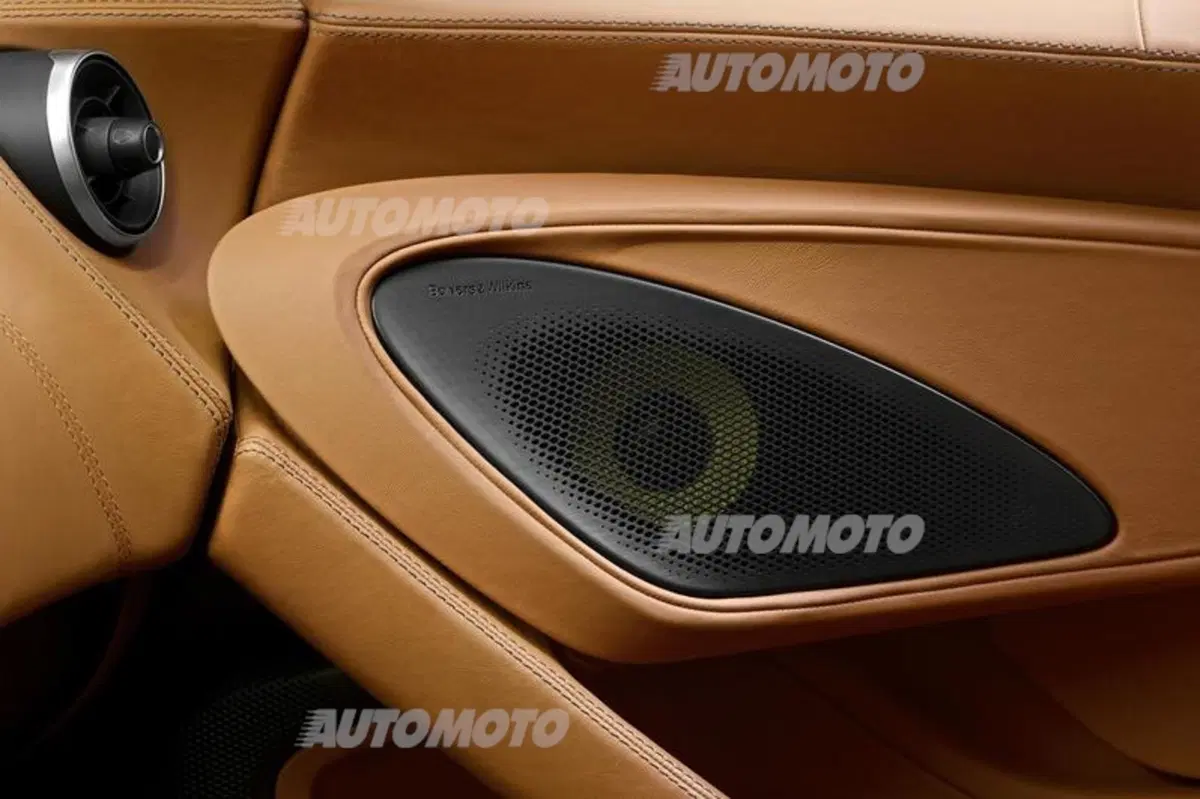 McLaren 570S: ecco la Sports Series. Tutti i dettagli dell'anti-911 (24)