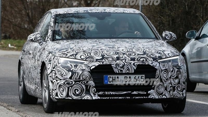 Nuova Audi A4: i fari anteriori hanno gli spigoli vivi