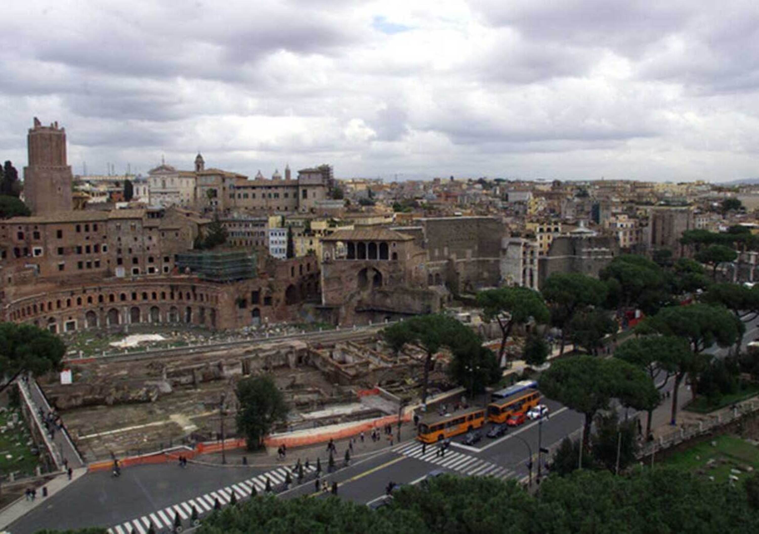 Roma: il TAR boccia la pedonalizzazione di Piazza del Foro Traiano