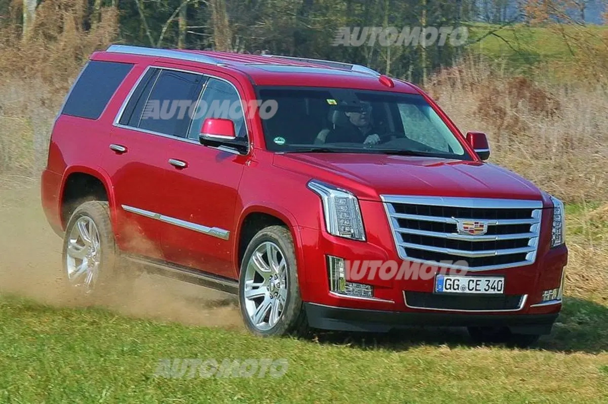 Nuova Cadillac Escalade (3)