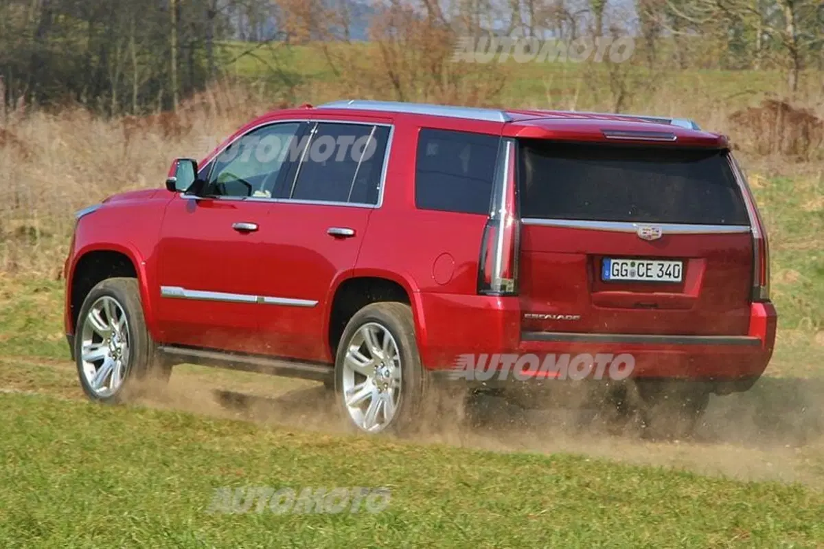 Nuova Cadillac Escalade (4)